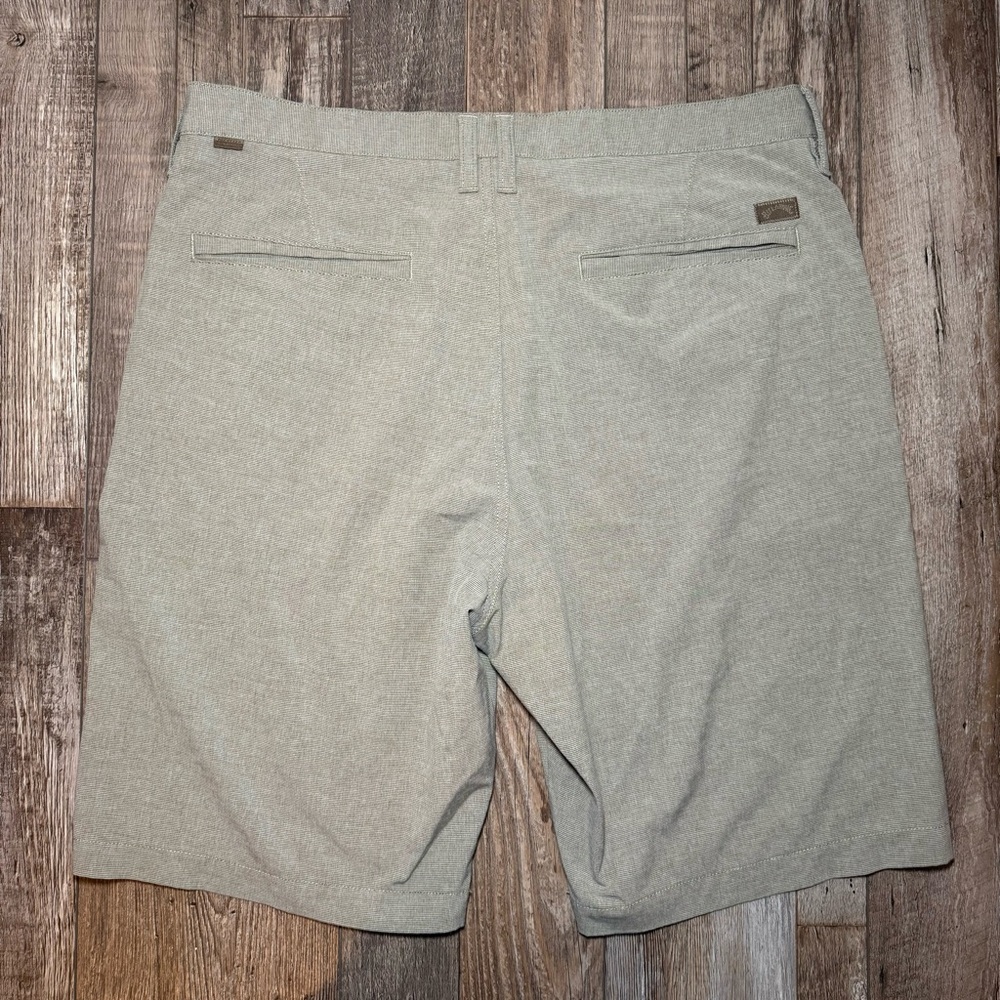 Billabong Men's Crossfire Submersibles Light Brown Flat Front Shorts Size 34 - Picture 3 of 3